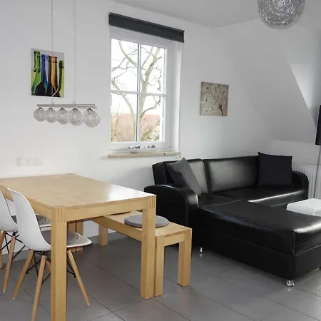 Quisisana In Der Kurstrasse 2 Og Appartamento Graal-Mueritz